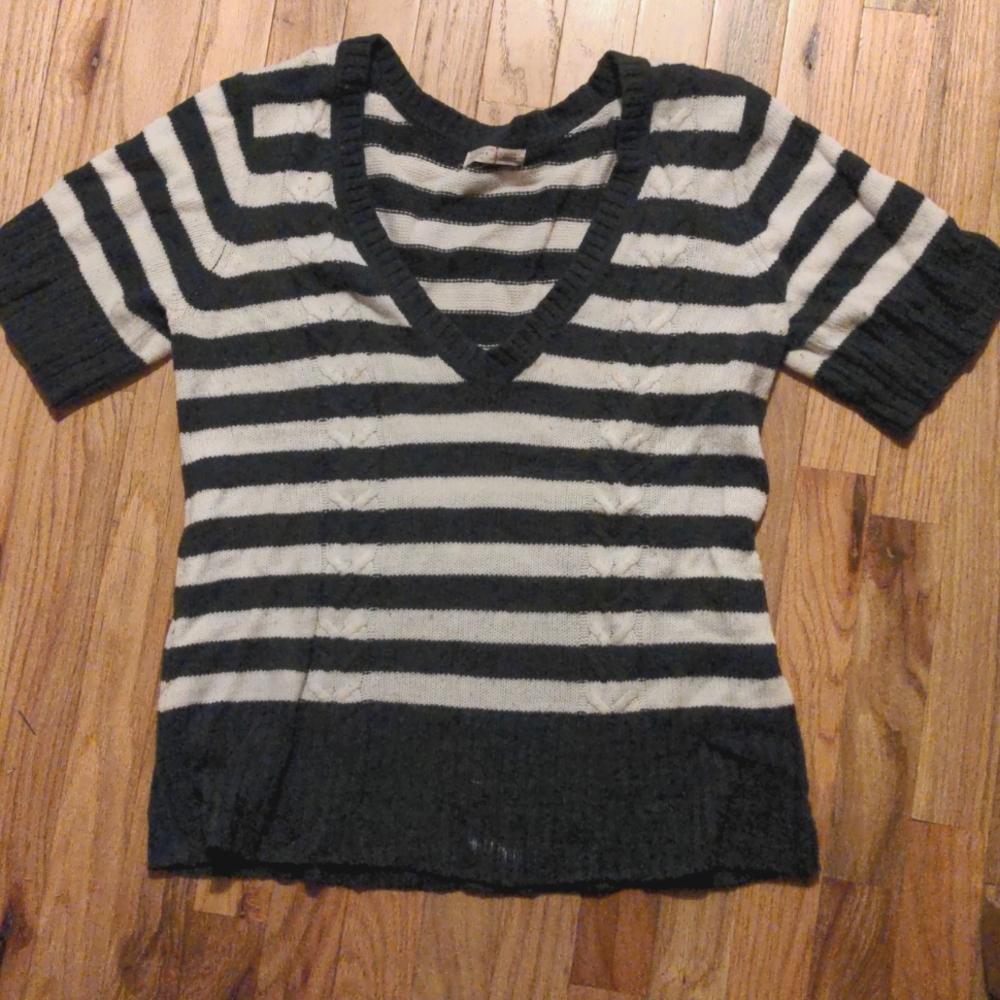 XL Old Navy Short Sleeve Sweater